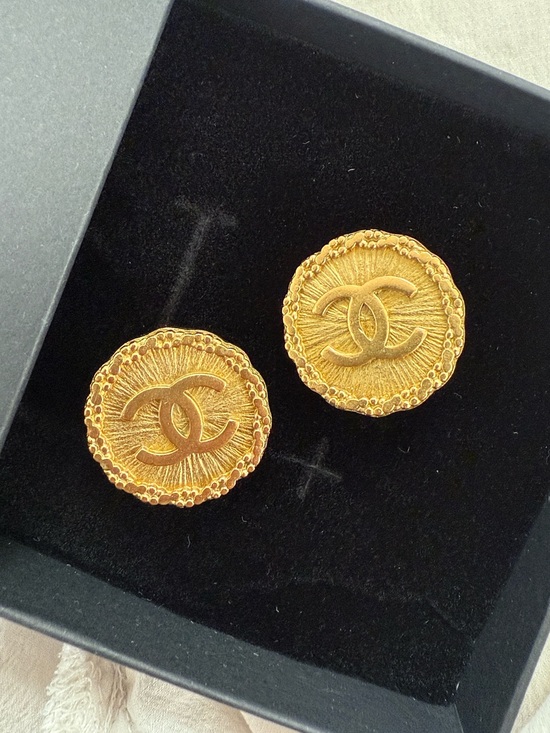 CHANEL Jewelry - Chanel Vintage Gold Earrings